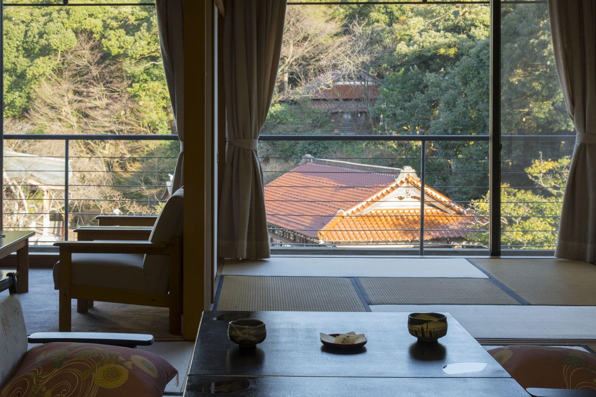 Tachibana Shikitei Hotel Кага Екстериор снимка