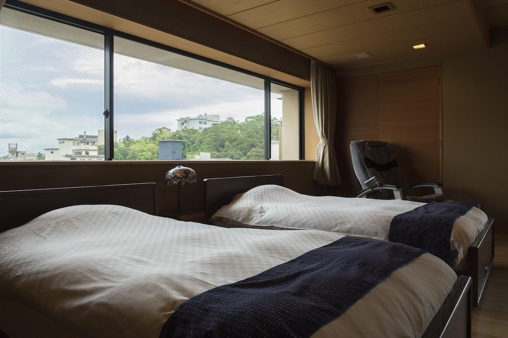 Tachibana Shikitei Hotel Кага Екстериор снимка