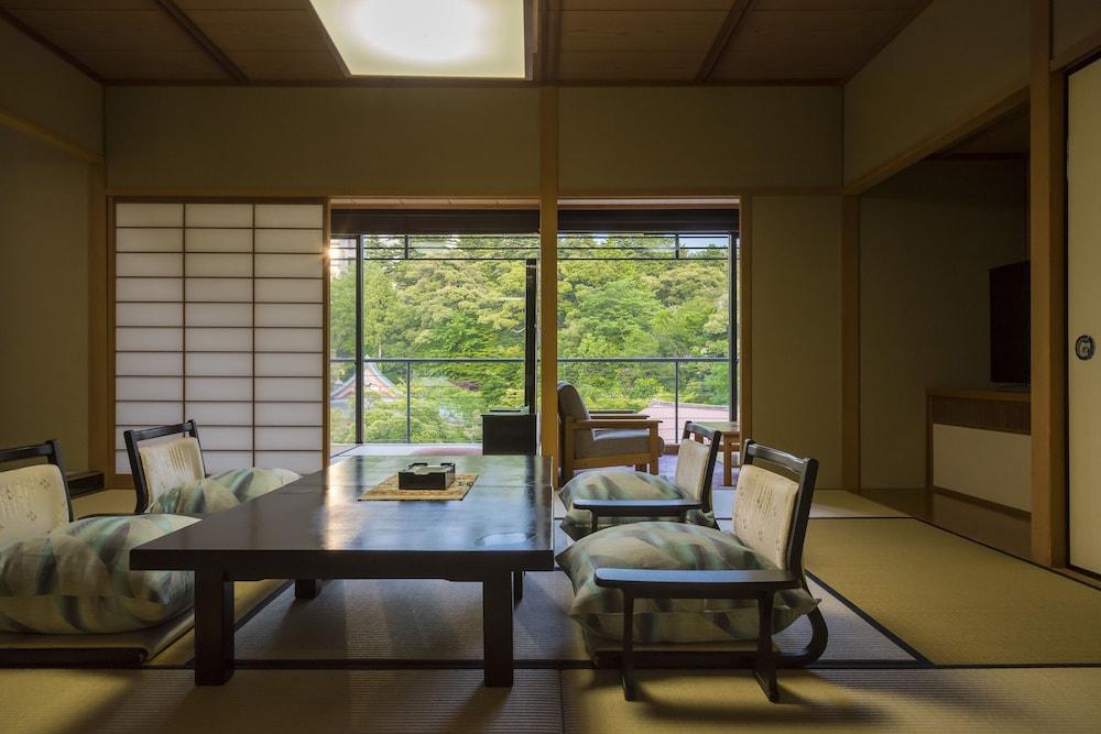 Tachibana Shikitei Hotel Кага Екстериор снимка