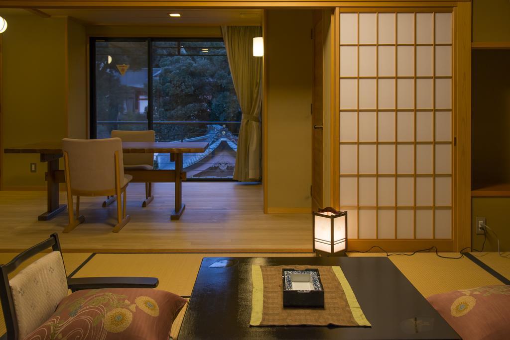 Tachibana Shikitei Hotel Кага Екстериор снимка