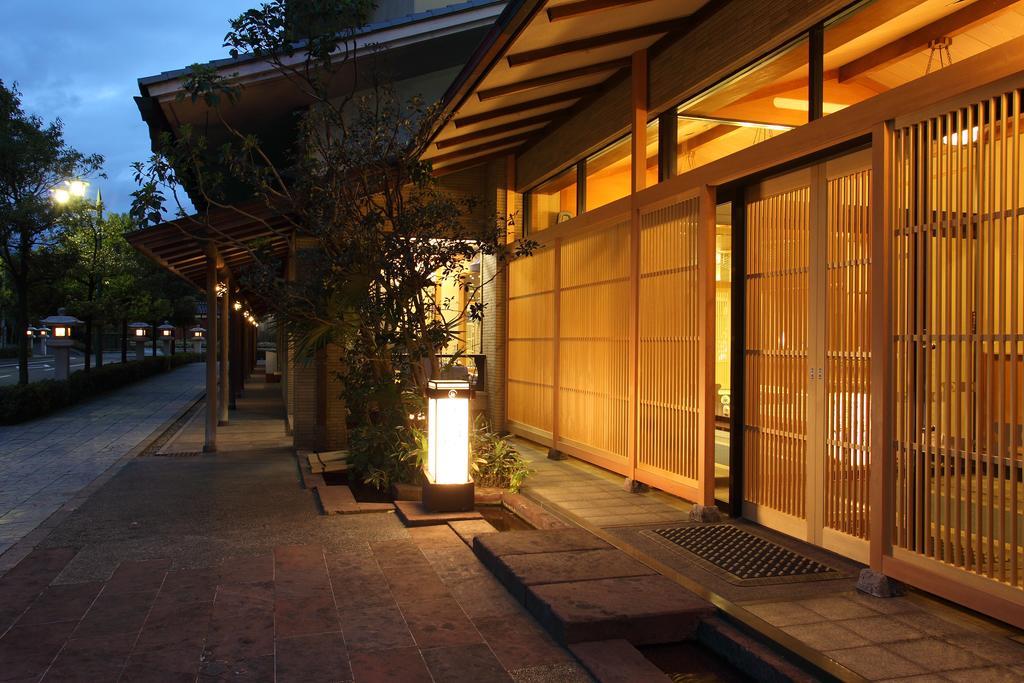 Tachibana Shikitei Hotel Кага Екстериор снимка