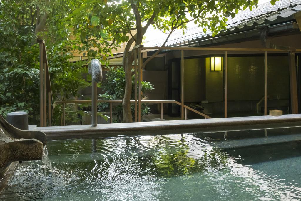 Tachibana Shikitei Hotel Кага Екстериор снимка