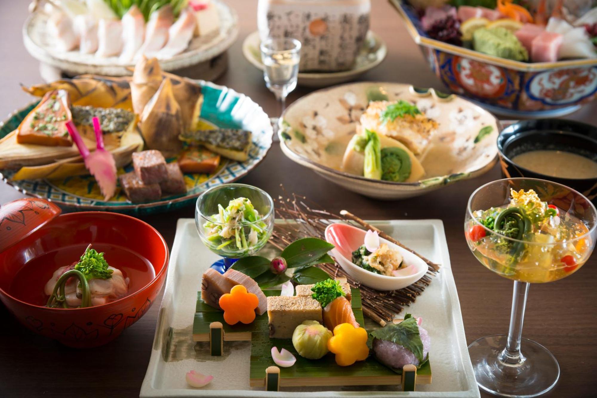 Tachibana Shikitei Hotel Кага Екстериор снимка