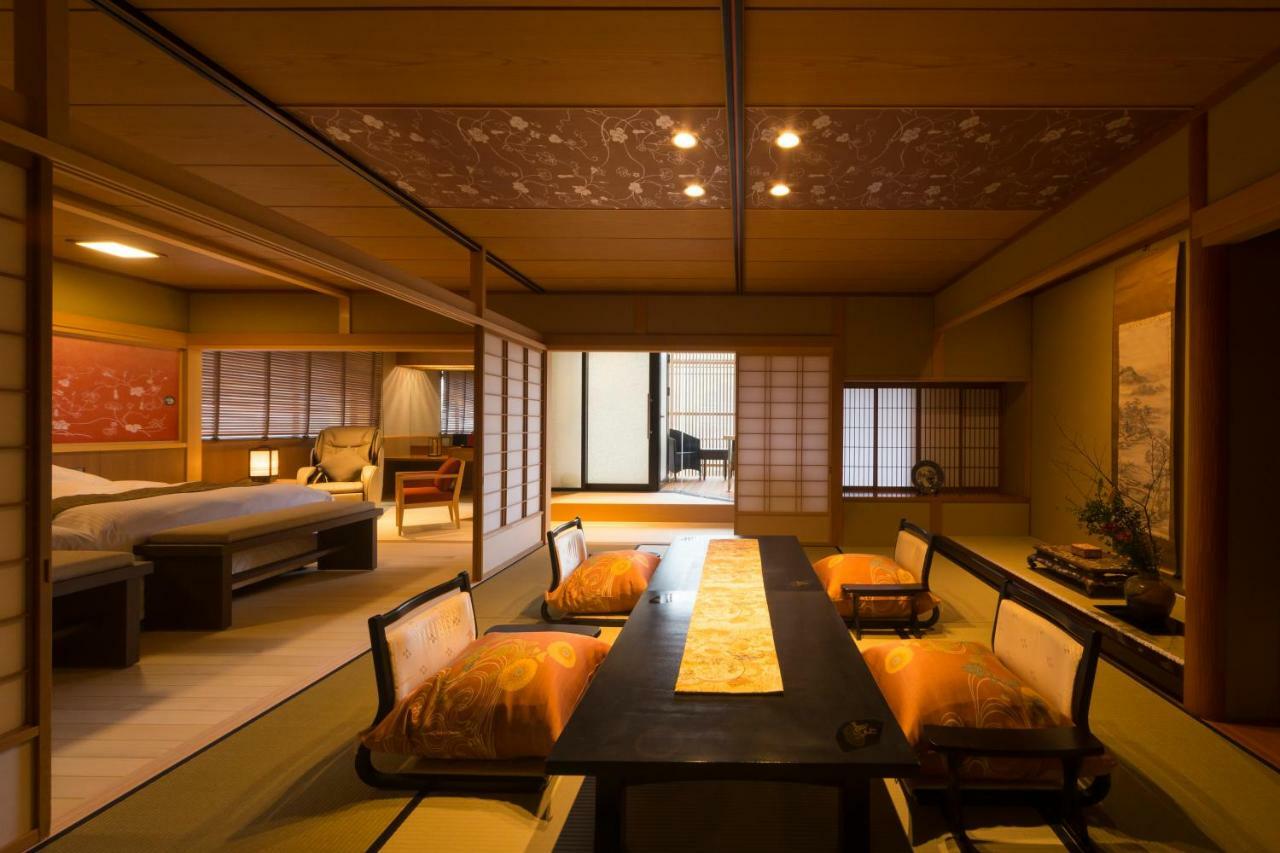 Tachibana Shikitei Hotel Кага Екстериор снимка